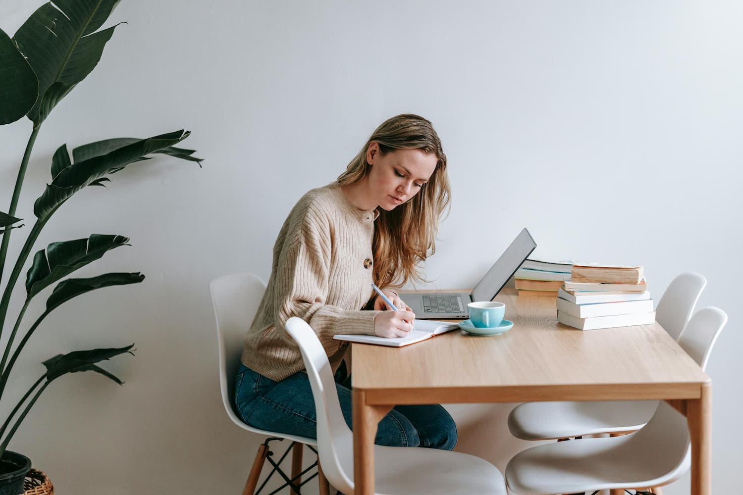 The Hidden Art of Ghostwriting: Crafting Authentic Essays in the Data Science Era